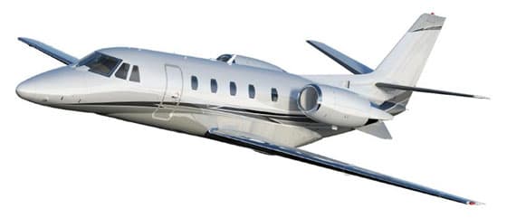 Aeronave executiva em pista para ilustrar o processo de cotação